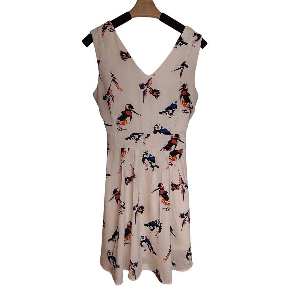 Yuni Women’s Dress, Sz 2/4, White Sleeveless Lined, Tie In Back, Birds Design